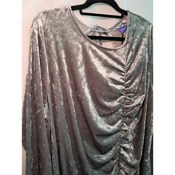 Future Collective Silver Velvet Ruched Long Sleeve Open Back Dress Size 3X NWT - Picture 5 of 16